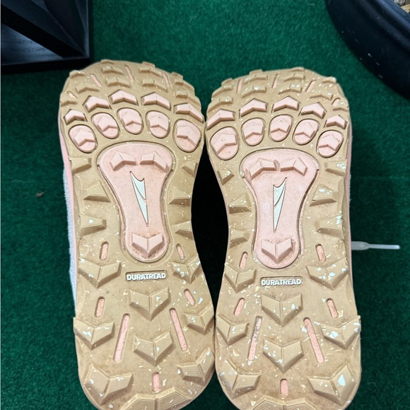 Altra Lone Peak  Alpine women’s Beige and Peach Athletic Shoes - Picture 8 of 10